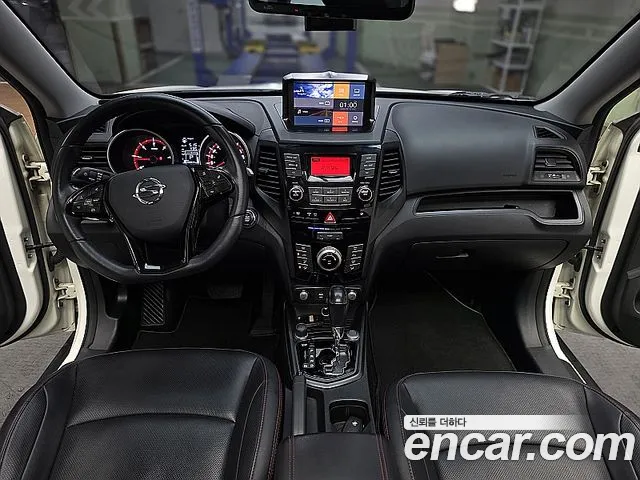 KG_Mobility_Ssangyong TIBOLI 2016 thumb 6
