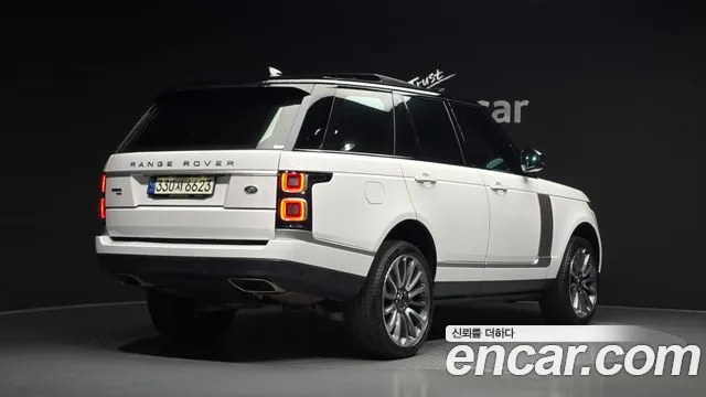 Land Rover Range Rover 2021 thumb 2