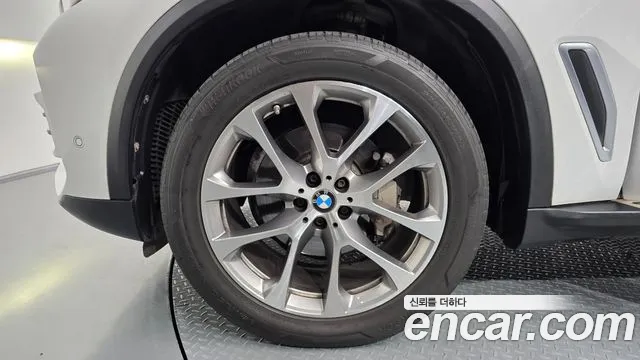 BMW X5 2019 thumb 4