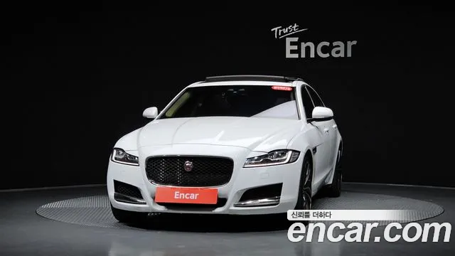 Jaguar XF 2016 thumb 2