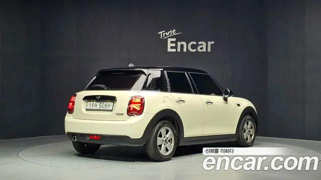 Mini Hatch 2019 thumb 2