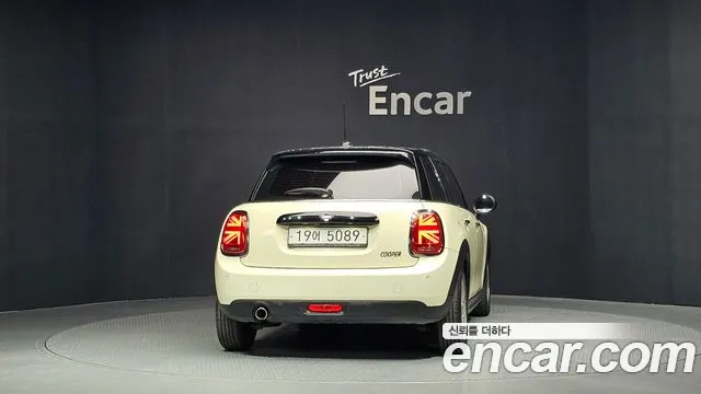 Mini Hatch 2019 thumb 4