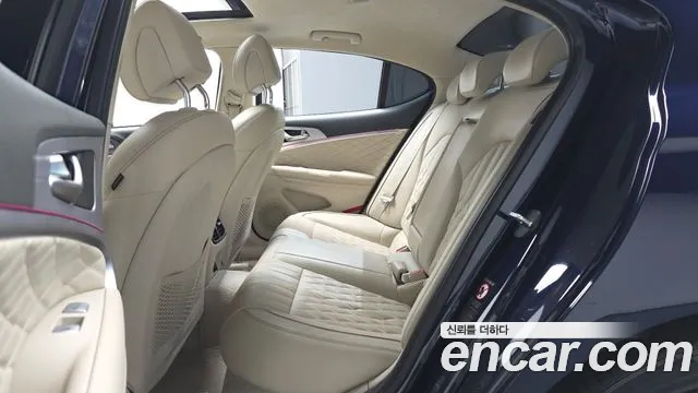 Genesis G70 2019 thumb 11