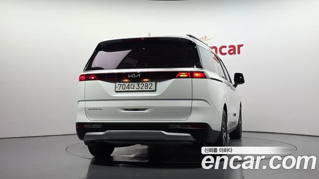 Kia Carnival 2022 thumb 4