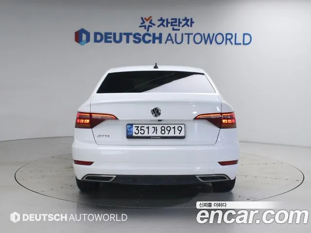 Volkswagen Jetta 2021 thumb 4