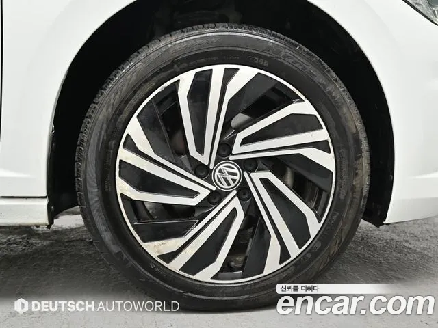 Volkswagen Jetta 2021 thumb 5