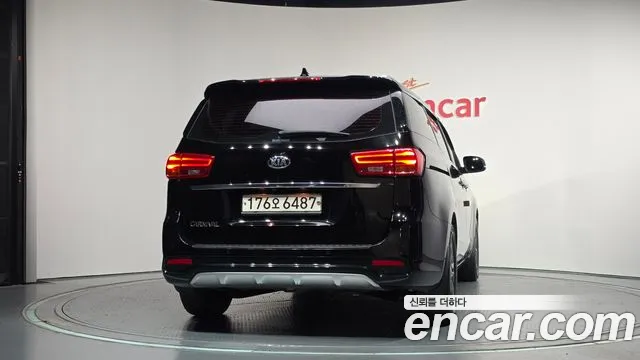 Kia Carnival 2019 thumb 4