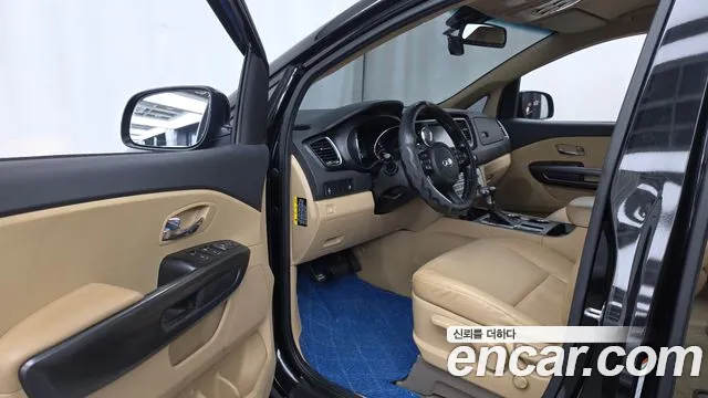 Kia Carnival 2019 thumb 10