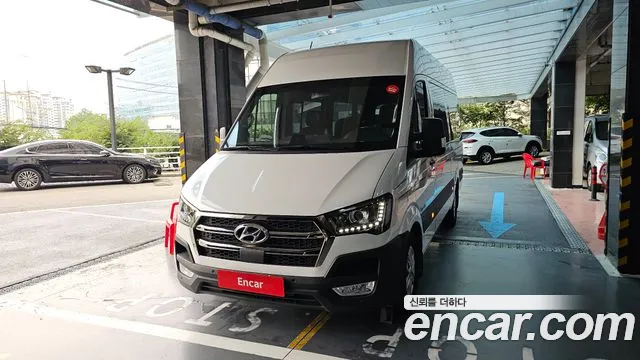 Hyundai Staria 2025 thumb 3
