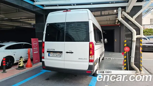 Hyundai Staria 2025 thumb 4