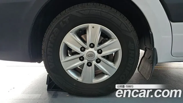 Hyundai Staria 2025 thumb 5
