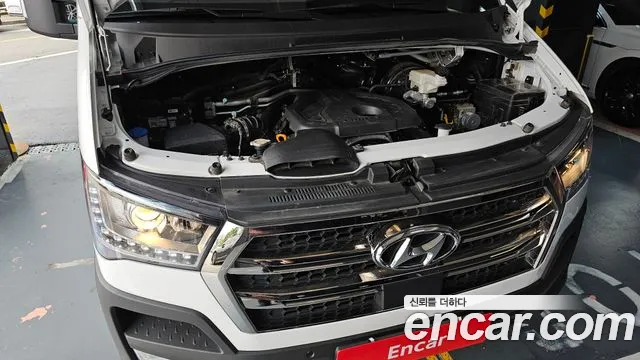 Hyundai Staria 2025 thumb 6