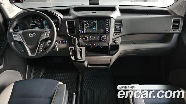 Hyundai Staria 2025 thumb 7
