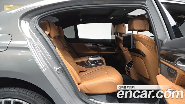 BMW 7 серии 2020 thumb 10