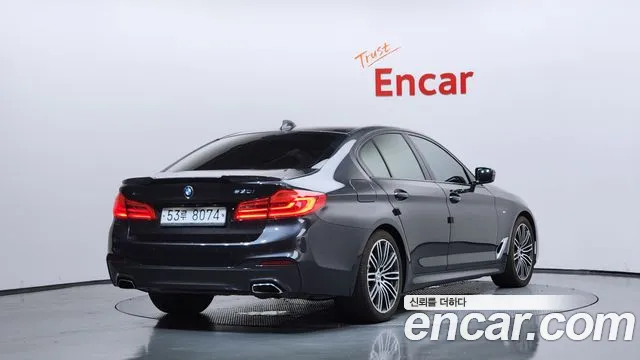 BMW 5 серии 2019 thumb 2