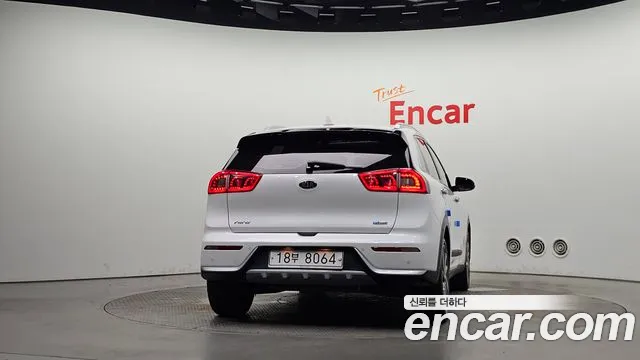 Kia Niro 2016 thumb 4