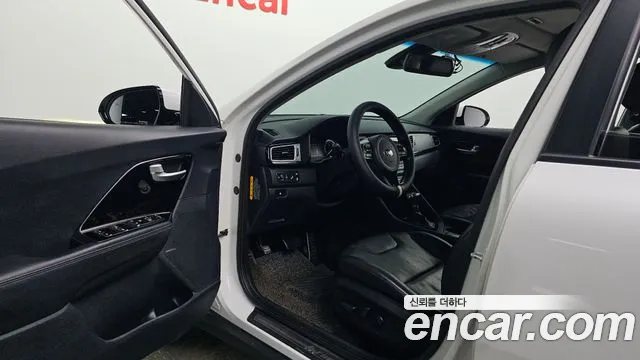 Kia Niro 2016 thumb 10