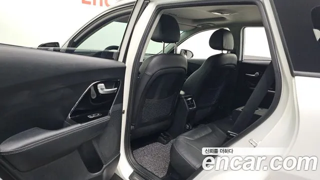 Kia Niro 2016 thumb 11