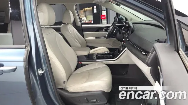 Kia Carnival 2021 thumb 11