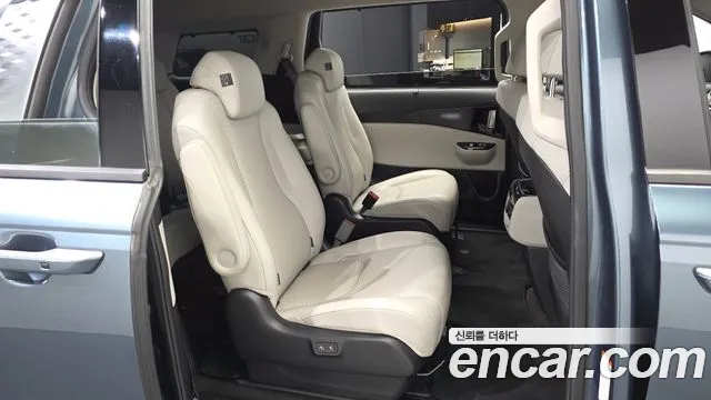 Kia Carnival 2021 thumb 12