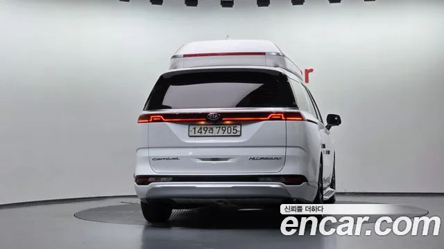 Kia Carnival 2021 thumb 4