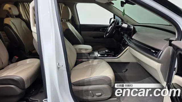 Kia Carnival 2021 thumb 11