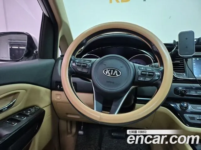 Kia Carnival 2018 thumb 9