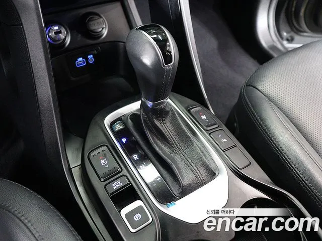 Hyundai Santa Fe 2016 thumb 9