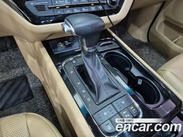 Kia Carnival 2018 thumb 8