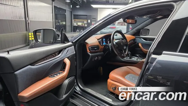 Maserati Levante 2020 thumb 10