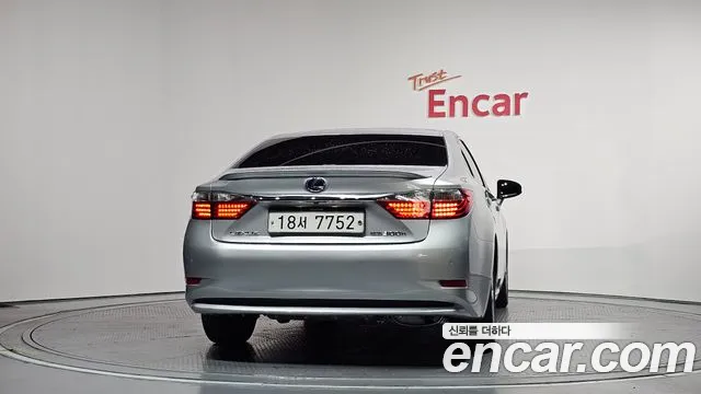 Lexus ES 2013 thumb 4