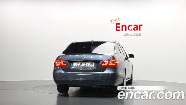 Mercedes-Benz E-Класс 2011 thumb 3