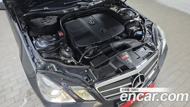 Mercedes-Benz E-Класс 2011 thumb 5
