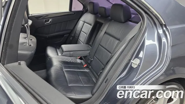 Mercedes-Benz E-Класс 2011 thumb 11