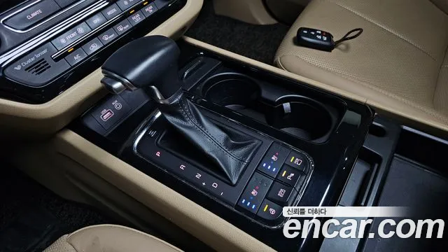 Kia Carnival 2017 thumb 8