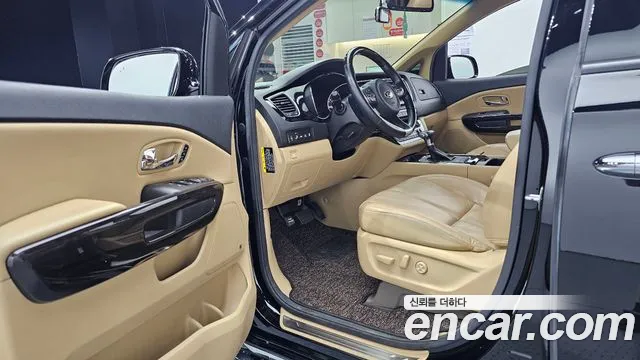 Kia Carnival 2017 thumb 9
