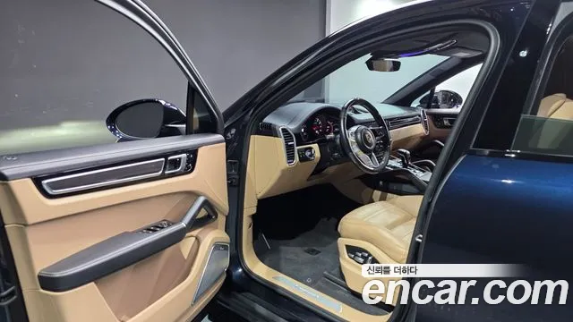 Porsche Cayenne 2020 thumb 10