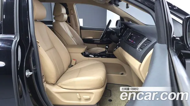 Kia Carnival 2019 thumb 11