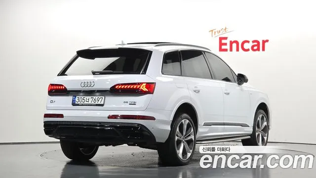 Audi Q7 2023 thumb 2