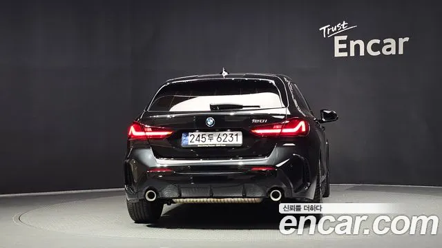 BMW 1 серии 2023 thumb 4