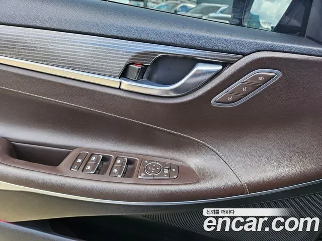 Hyundai Grandeur 2017 thumb 10