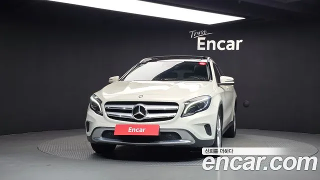 Mercedes-Benz GLA 2016 thumb 3