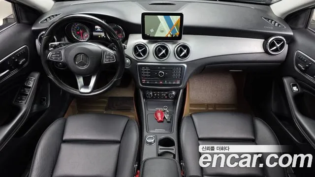 Mercedes-Benz GLA 2016 thumb 7