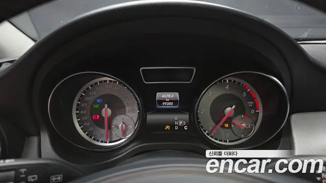 Mercedes-Benz GLA 2016 thumb 8