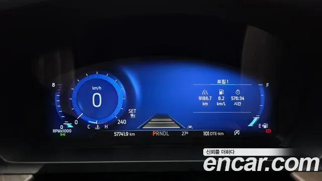 Ford Explorer 2022 thumb 8