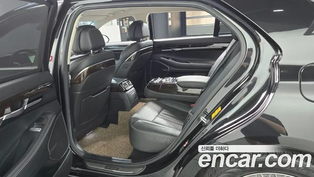 Genesis G90 2019 thumb 11