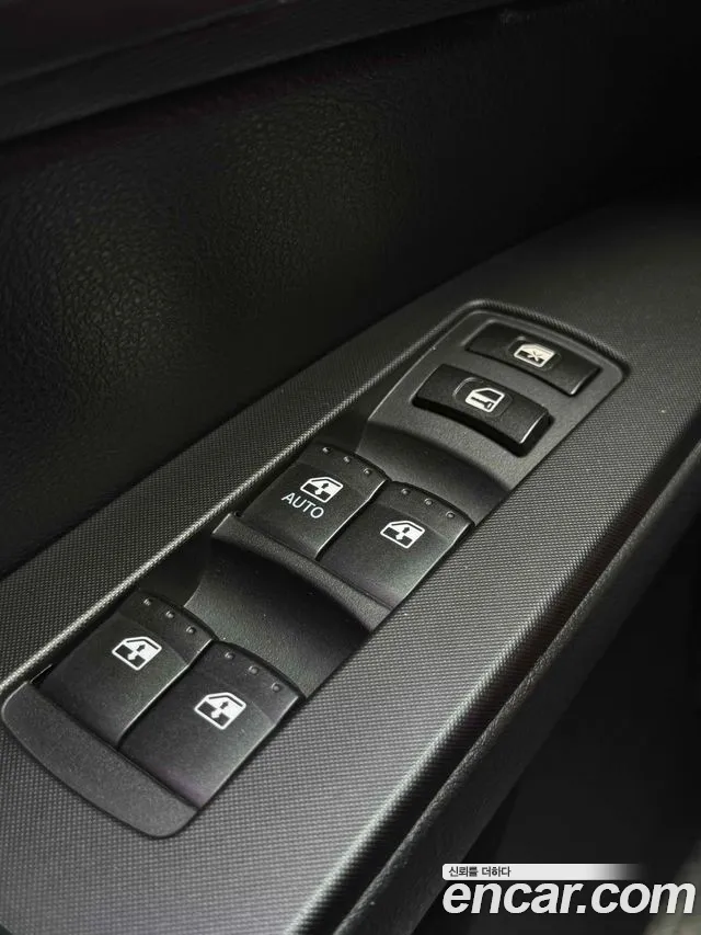 KG_Mobility_Ssangyong KORANDO 2013 thumb 12