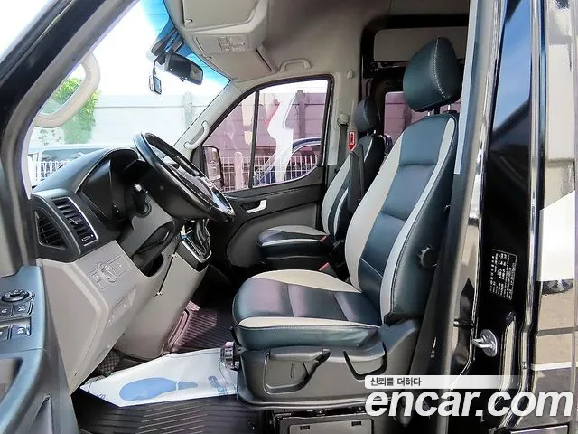 Hyundai Staria 2019 thumb 5