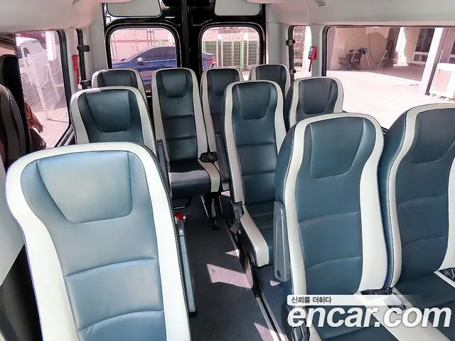 Hyundai Staria 2019 thumb 7