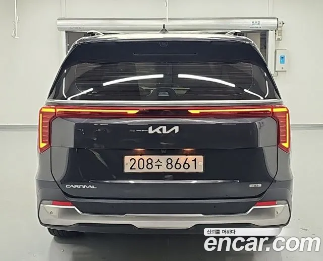 Kia Carnival 2024 thumb 3